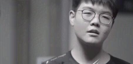 抖音脑袋和嘴巴分家了吗是什么梗