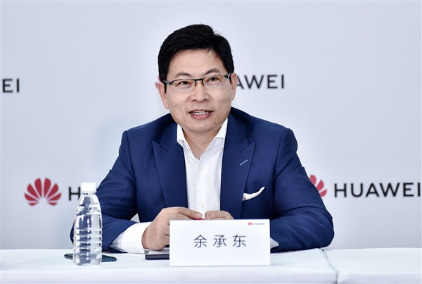 余承东称鸿蒙智驾是第一名：不是第一阵营就是第一名 我先把牛吹在这里！