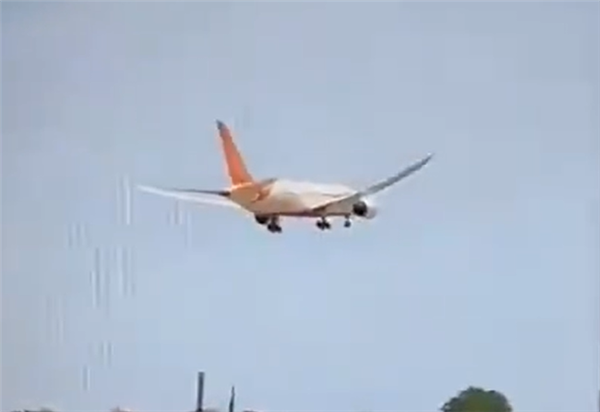 什么原因导致印度客机起飞30秒坠毁：航空专家推测三种可能