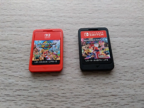 舌头舔Switch 2卡带 老外真敢试！连舔8天惨烈结果出炉
