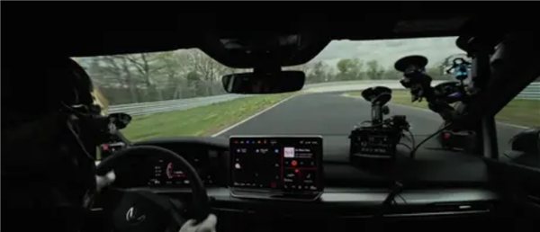 钢炮迷狂喜！大众高尔夫GTI 50周年版官宣：原厂天蝎排气+半热熔胎