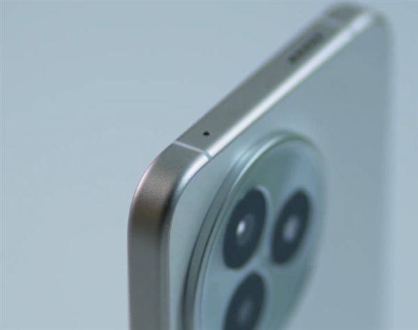 华为万元旗舰同款！REDMI K80至尊版塞入两颗1115同轴对称双扬