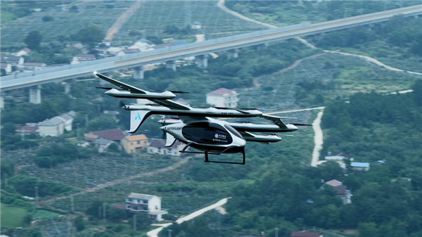 全球首次！吨级以上eVTOL完成陆地跨城低空无人货运飞行