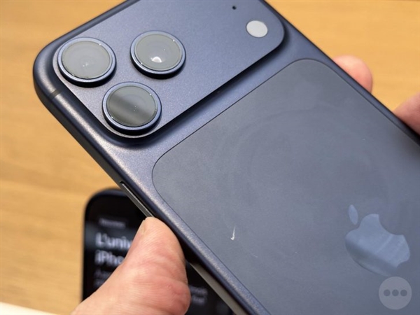 iPhone 17系列或成近年最娇气苹果手机：用了几个小时就满身划痕 蓝色黑色尤甚