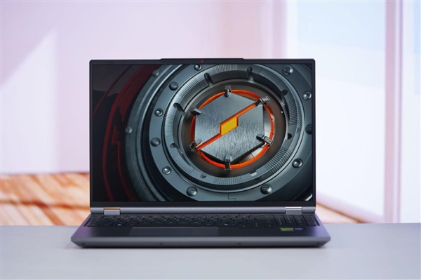 升级长江存储PC450固态硬盘 机械革命耀世16 Ultra图赏