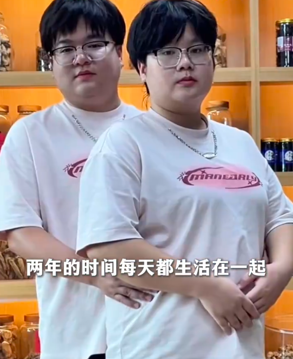 这才是真夫妻相！广东一对夫妇长得像复制粘贴 网友：简直是双胞胎