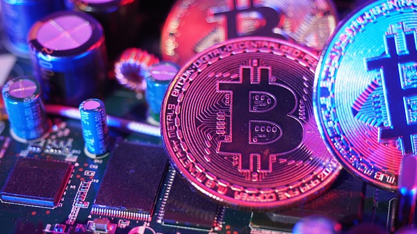 比特币狂飙背后 | 这家公司囤币64万枚，数字金库价值直逼科技巨头？