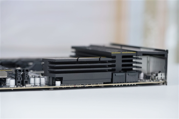 支持多种CPU调整外频！微星B850MPOWER主板图赏