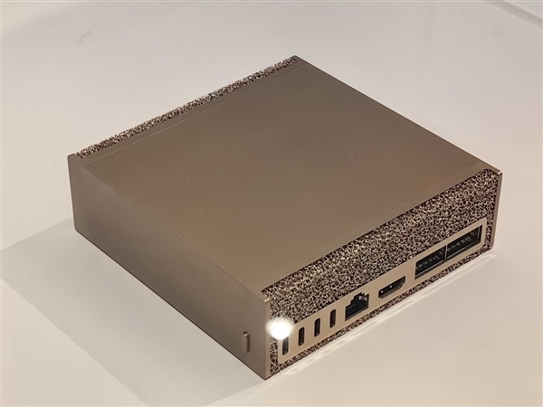 进军PC第一站！NVIDIA DGX Spark正式发货：全球最小AI超算 2.85万元起