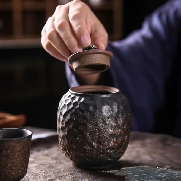 金属杯和雪平锅的锤纹表面 真是一锤锤敲出来的吗