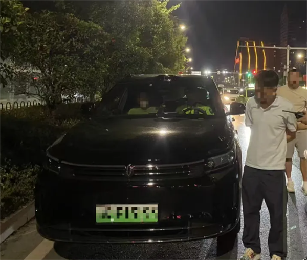 男子酒驾被查申辩称用的智驾模式 交警：酒后智驾也是酒驾
