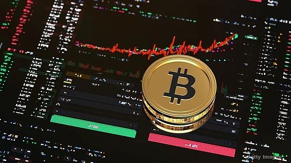 流动性预期升温 BTC稳区间、ETH冲阻力 10月三大关键事件或引爆市场变局