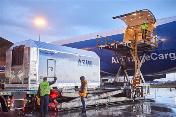 5nm、3nm少了我们都不行！ASML：中国稀土管控决定光刻机交货速度 目前不担心