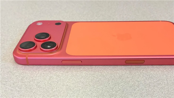 苹果彻查iPhone 17 Pro褪色：问题机型已被回收