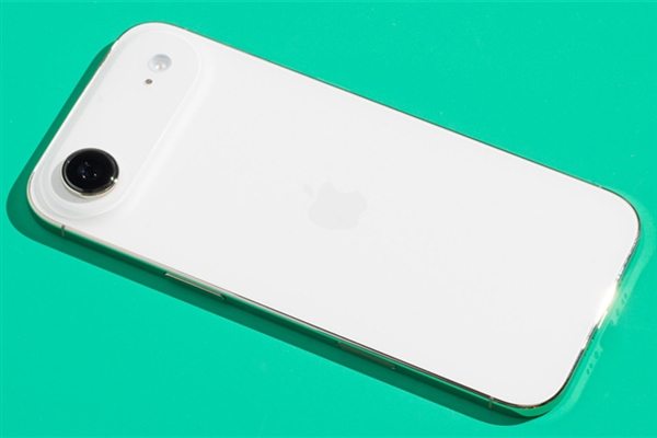 李楠谈iPhone Air:如果是乔布斯的话 估计早就做出来了