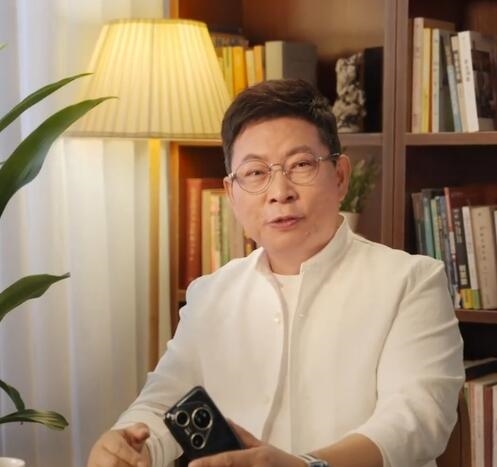 余承东力荐华为手机关怀模式:父母用手机简单、省心一点