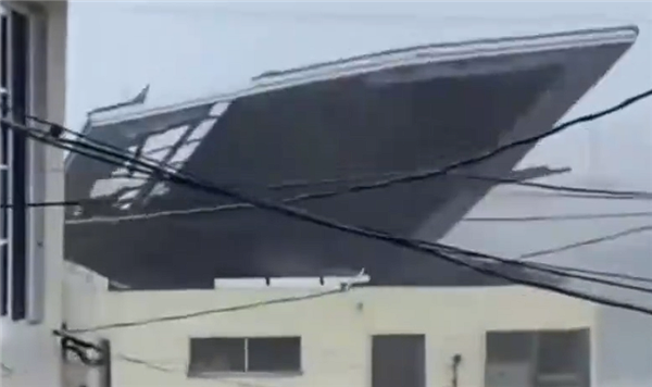 五级飓风!全球风王梅利莎登陆牙买加:医院屋顶被掀翻