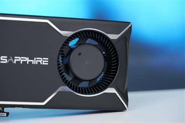 AMD最强专业显卡!蓝宝石AMD Radeon AI Pro R9700 32GB显卡图赏