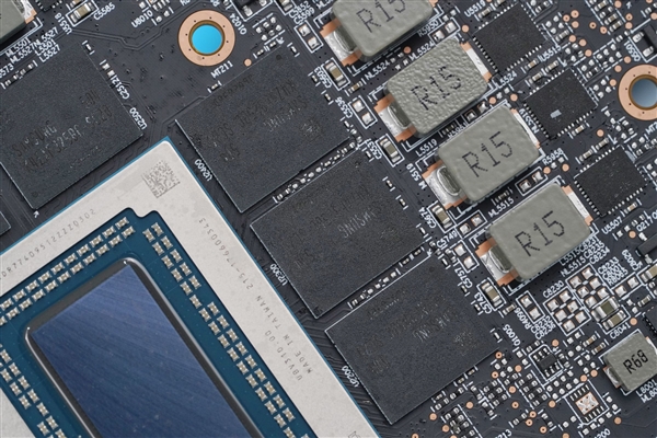 AMD最强专业显卡!蓝宝石AMD Radeon AI Pro R9700 32GB显卡图赏