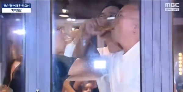 黄仁勋与李在镕吃鸡后 NVIDIA宣布将在韩国部署26万枚GPU:史上规模最大