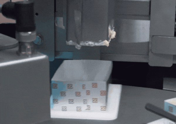 是谁给黄油块包得整整齐齐