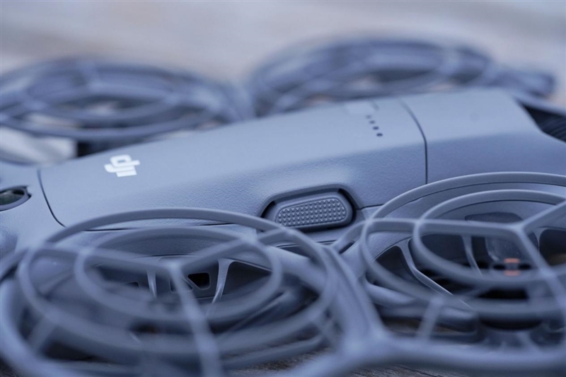 最适合入门的无人机！大疆Neo 2评测：4K60帧影像 全向避障随便飞！