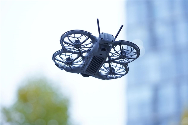 最适合入门的无人机！大疆Neo 2评测：4K60帧影像 全向避障随便飞！