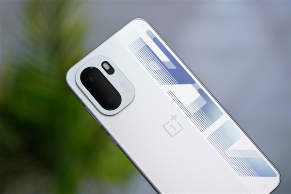 同档唯一165Hz超高刷直屏!一加Ace 6图赏