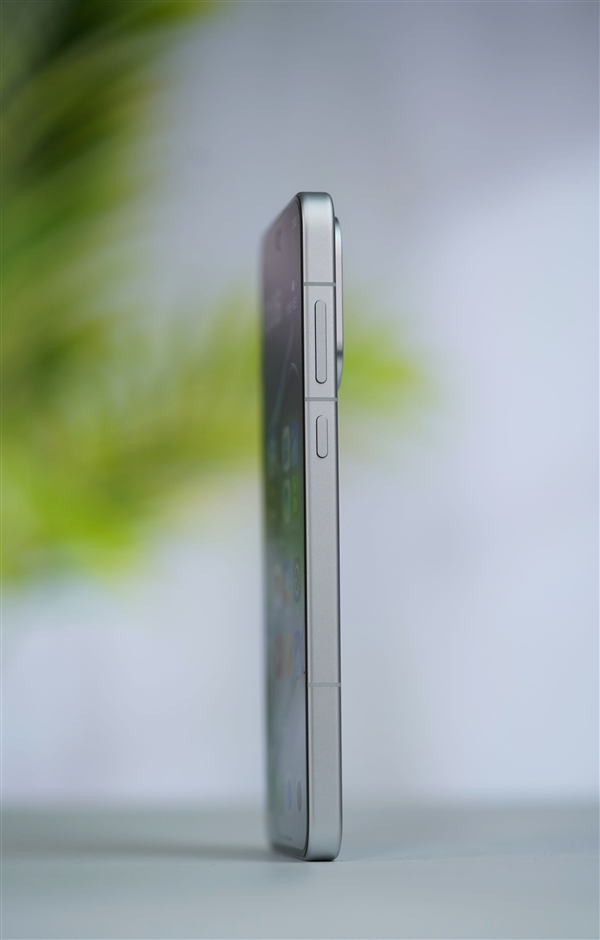 同档唯一165Hz超高刷直屏!一加Ace 6图赏