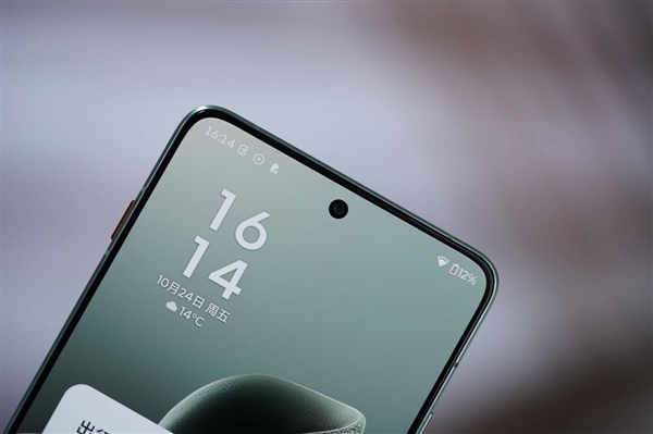 5.99mm超薄机身！联想moto X70 Air图赏