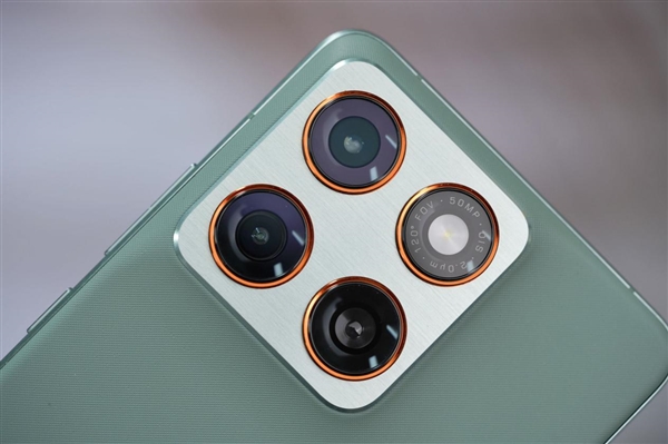 5.99mm超薄机身！联想moto X70 Air图赏