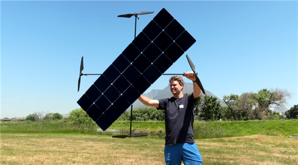 DIY工程师打造无电池太阳能无人机：真的飞起来了！