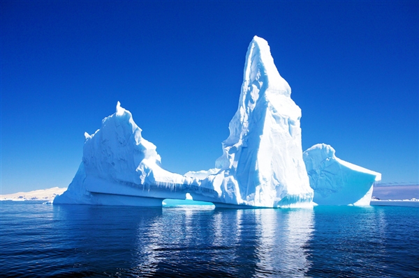 受全球变暖影响 世界最大岛正在缓缓漂走
