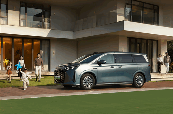 中大型混动MPV卖到20万以内!2026款比亚迪夏上市:置换价19.68万起