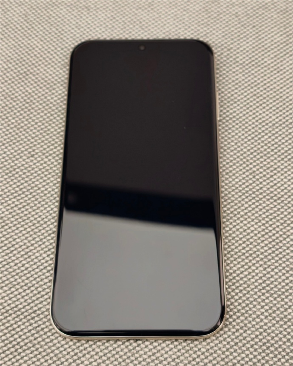 最薄Mate！华为Mate 70 Air真机现身：iPhone Air劲敌来了