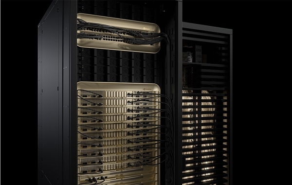 一颗芯片1800W功耗!NVIDIA下代AI服务器液冷就得40万元