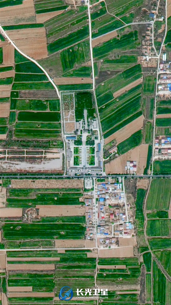 世界唯一夫妻合葬!卫星俯瞰中国帝王陵寝的巅峰:唐乾陵