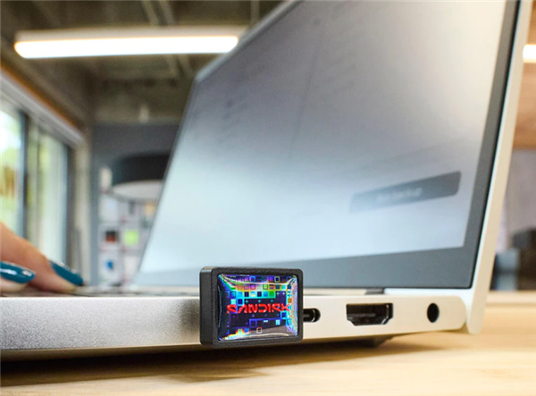 仅3g!Sandisk发布全球最小1TB USB-C闪盘:读取速度400MB/s