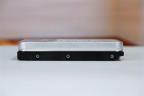 每碟片3TB!希捷银河Exos M 30TB硬盘图赏
