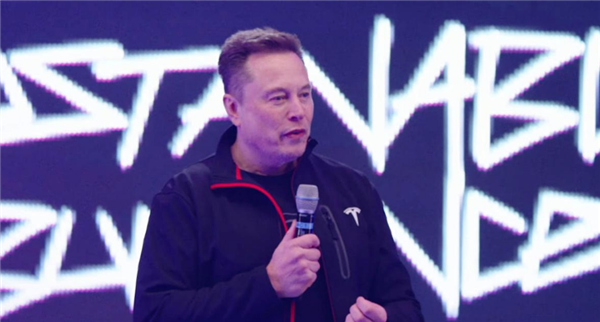 马斯克:特斯拉车主很快就可以“边发短信边开车”