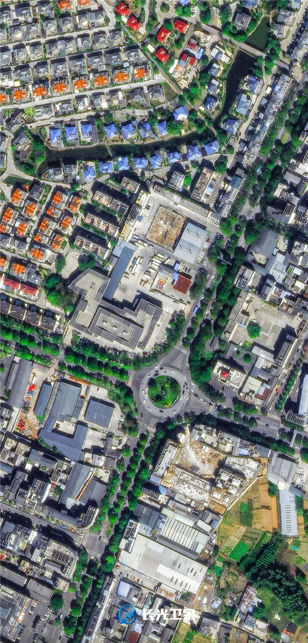 中国最年轻火山的脚下 有一座边境重镇！