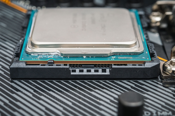 荷兰有让步迹象：全球车企已收到首批中国安世芯片