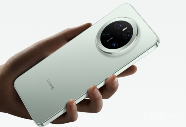 华为Mate80系列影像模组设计亮相:采用对称环形布局