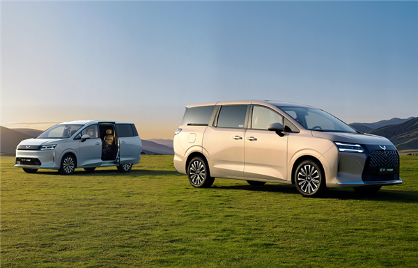 最亲民的“GL8” 五菱星光730上市:7.1万起