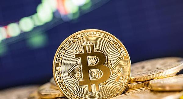 币胜团：11.12空单再赚 2500 点、ETF 质押新规落地？比特币105000 继续空