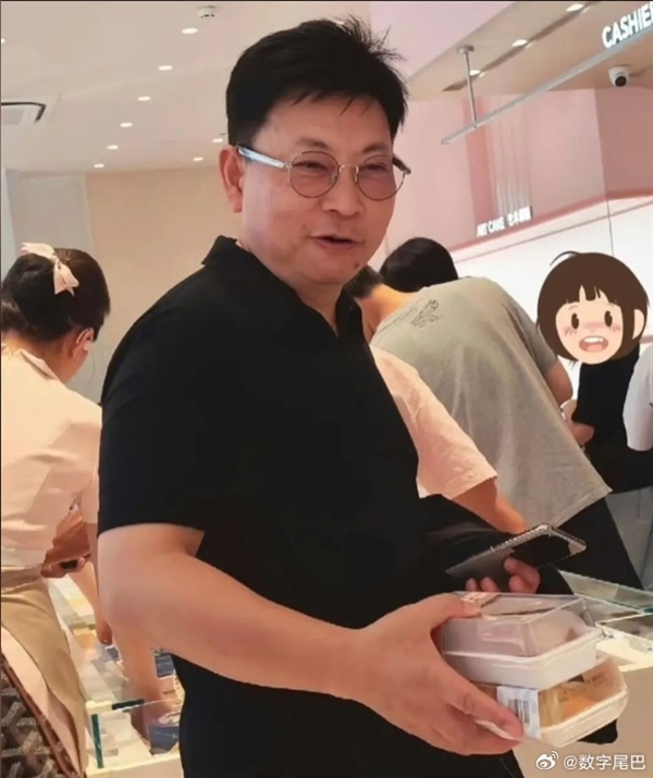 首发新麒麟!华为Mate X7全新外观揭晓