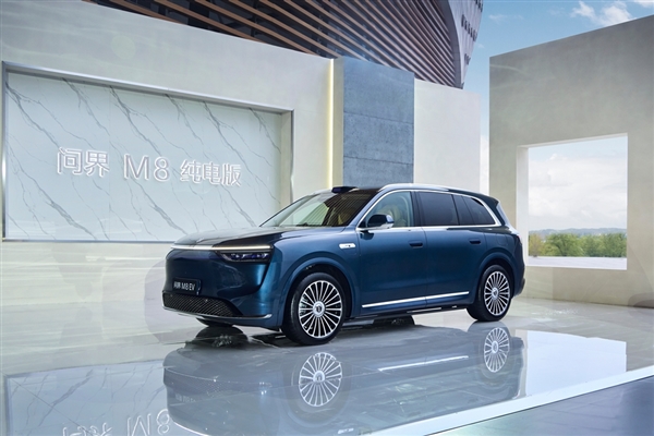 力压BBA 稳坐40万级销冠宝座！问界M8上市200天 交付破12万台