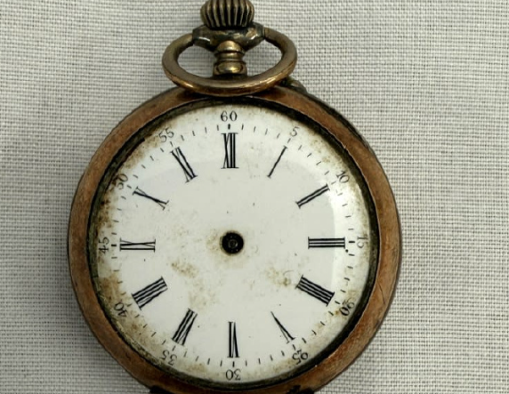 “泰坦尼克”号遇难者怀表将拍卖 价格或超百万英镑