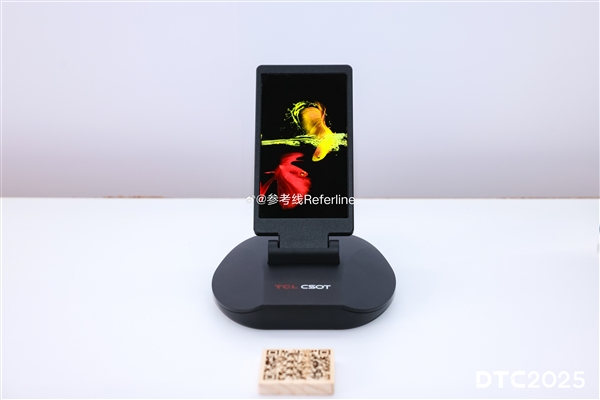 无损分辨率!TCL华星发布全球首款Real Stripe RGB OLED手机显示屏
