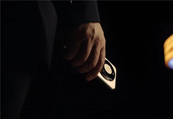 余承东换上华为Mate 80 Pro Max!首发麒麟9030+20GB内存